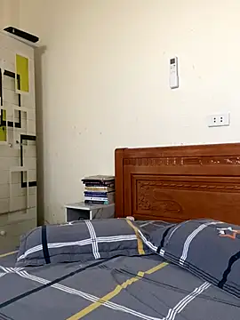 Ruby bear online show from 10-04-25, 02:42