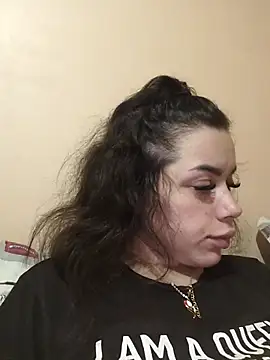 Snapshot of LovelyJulliette chatting on 02-16-25, 01:05 LovelyJulliette online show from 02-16-25, 01:05