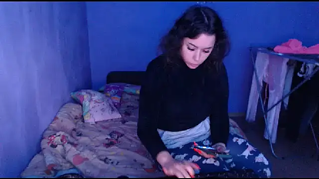 Snapshot of LovelyJulliette chatting on 02-17-25, 01:10 LovelyJulliette online show from 02-17-25, 01:10