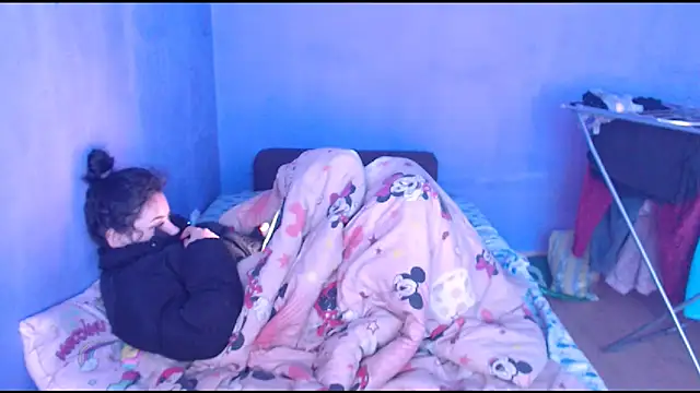 Snapshot of LovelyJulliette chatting on 02-23-25, 10:39 LovelyJulliette online show from 02-23-25, 10:39