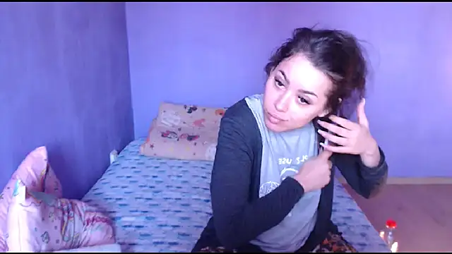 Snapshot of LovelyJulliette chatting on 03-05-25, 12:00 LovelyJulliette online show from 03-05-25, 12:00