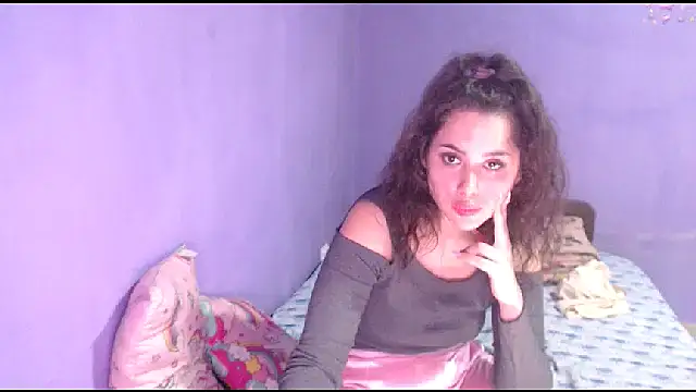 Snapshot of LovelyJulliette chatting on 03-09-25, 04:44 LovelyJulliette online show from 03-09-25, 04:44