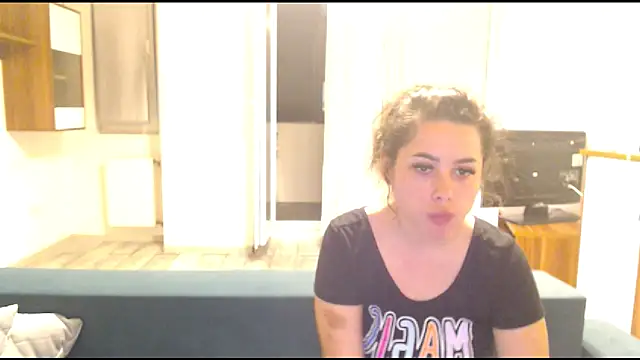 Snapshot of LovelyJulliette chatting on 03-12-25, 06:00 LovelyJulliette online show from 03-12-25, 06:00