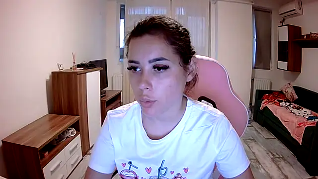 Snapshot of LovelyJulliette chatting on 09-11-25, 03:56 LovelyJulliette online show from 09-11-25, 03:56