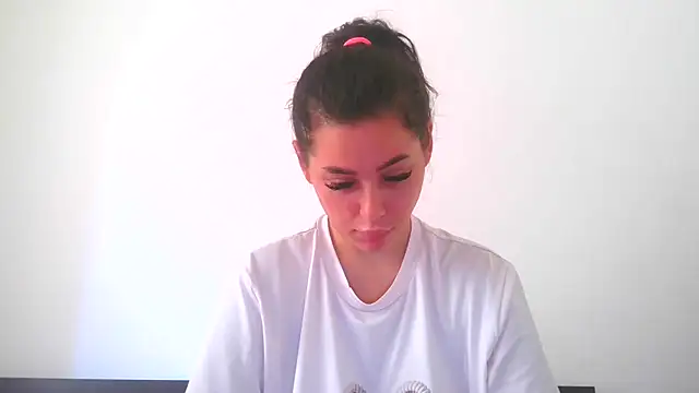 Snapshot of LovelyJulliette chatting on 09-21-25, 01:02 LovelyJulliette online show from 09-21-25, 01:02