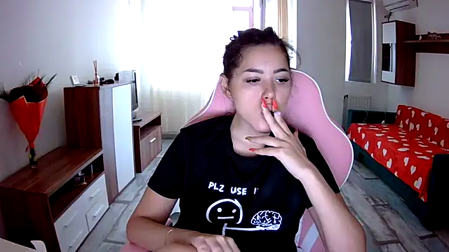 Snapshot of LovelyJulliette chatting on 09-25-25, 12:31 LovelyJulliette online show from 09-25-25, 12:31