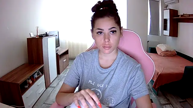 Snapshot of LovelyJulliette chatting on 09-26-25, 09:02 LovelyJulliette online show from 09-26-25, 09:02