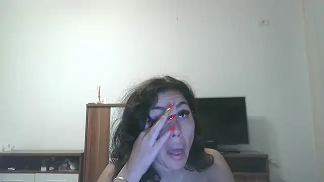 Snapshot of LovelyJulliette chatting on 10-05-25, 04:38 LovelyJulliette online show from 10-05-25, 04:38