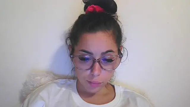 Snapshot of LovelyJulliette chatting on 10-15-25, 12:11 LovelyJulliette online show from 10-15-25, 12:11