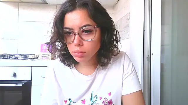 Snapshot of LovelyJulliette chatting on 10-23-25, 10:25 LovelyJulliette online show from 10-23-25, 10:25