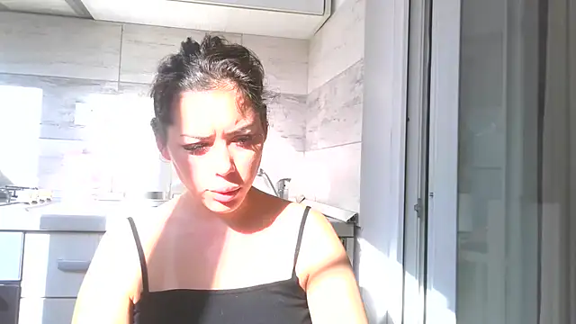 Snapshot of LovelyJulliette chatting on 10-29-25, 11:56 LovelyJulliette online show from 10-29-25, 11:56