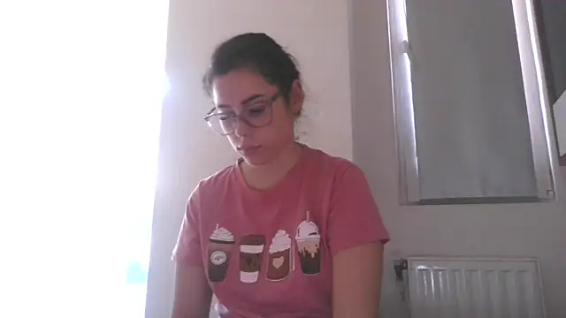 Snapshot of LovelyJulliette chatting on 10-31-25, 01:01 LovelyJulliette online show from 10-31-25, 01:01