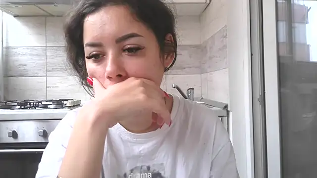 Snapshot of LovelyJulliette chatting on 11-10-25, 11:42 LovelyJulliette online show from 11-10-25, 11:42