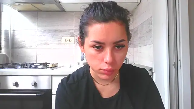 Snapshot of LovelyJulliette chatting on 11-12-25, 01:44 LovelyJulliette online show from 11-12-25, 01:44