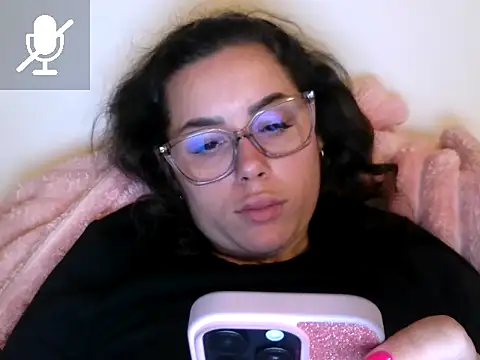 Snapshot of LovelyJulliette chatting on 11-25-25, 03:12 LovelyJulliette online show from 11-25-25, 03:12