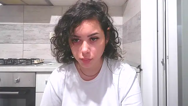 Snapshot of LovelyJulliette chatting on 11-27-25, 05:26 LovelyJulliette online show from 11-27-25, 05:26