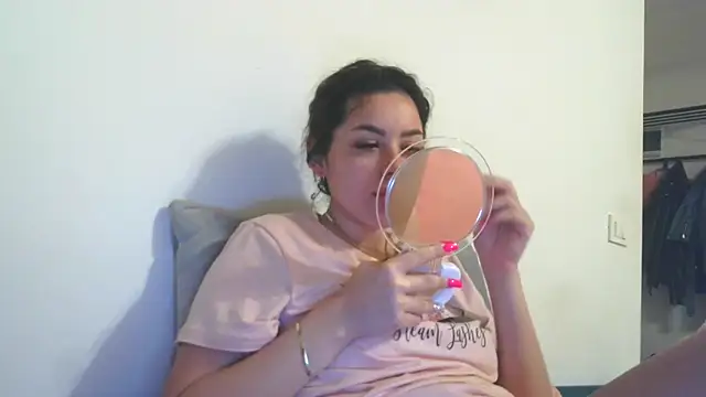 Snapshot of LovelyJulliette chatting on 11-29-25, 02:20 LovelyJulliette online show from 11-29-25, 02:20