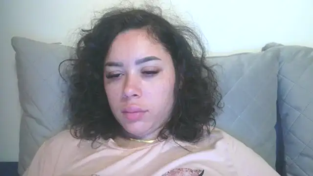 Snapshot of LovelyJulliette chatting on 12-03-25, 12:36 LovelyJulliette online show from 12-03-25, 12:36