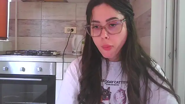 LovelyJulliette online show from 05-17-26, 03:19