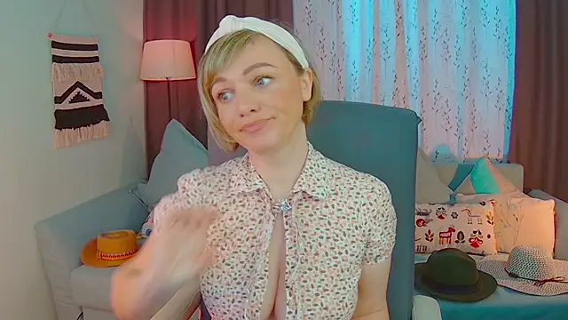 NandiSmile online show from 02-18-25, 07:43