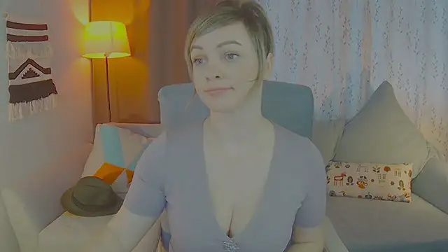 NandiSmile online show from 10-13-25, 06:13