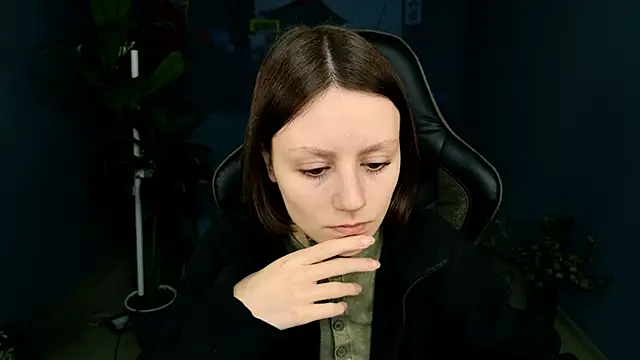 VeliraBraitberg online show from 03-13-25, 05:11
