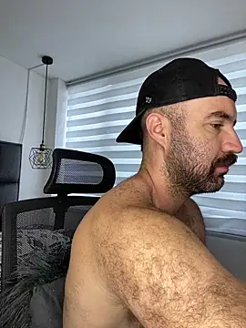 Snapshot of ADONIS_ART01 chatting on 11-05-25, 02:28 ADONIS ART01 online show from 11-05-25, 02:28