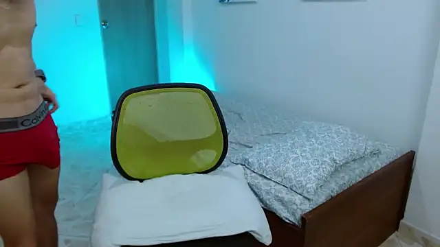 Snapshot of giannandblacke chatting on 01-11-25, 12:22 giannandblacke online show from 01-11-25, 12:22