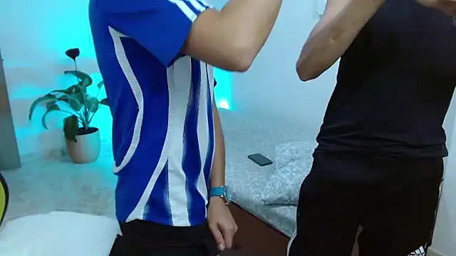 Snapshot of giannandblacke chatting on 01-12-25, 12:18 giannandblacke online show from 01-12-25, 12:18