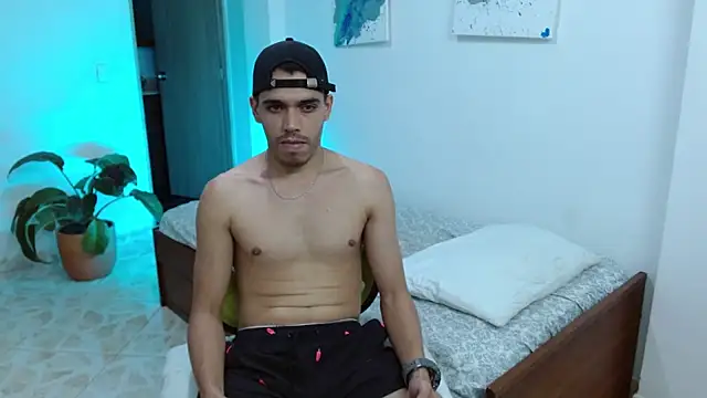 Snapshot of giannandblacke chatting on 01-19-25, 10:49 giannandblacke online show from 01-19-25, 10:49