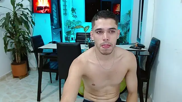 Snapshot of giannandblacke chatting on 02-06-25, 11:37 giannandblacke online show from 02-06-25, 11:37