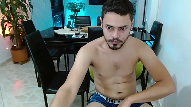 Snapshot of giannandblacke chatting on 02-22-25, 12:27 giannandblacke online show from 02-22-25, 12:27