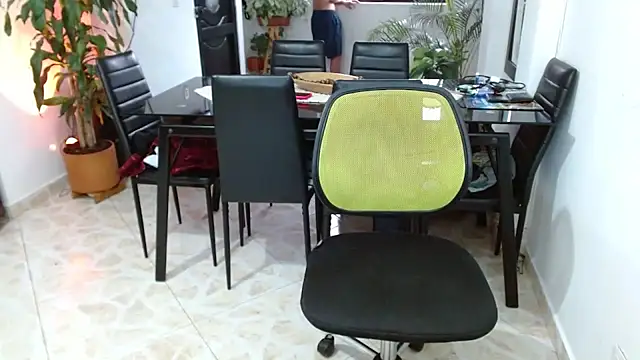 Snapshot of giannandblacke chatting on 02-28-25, 10:17 giannandblacke online show from 02-28-25, 10:17