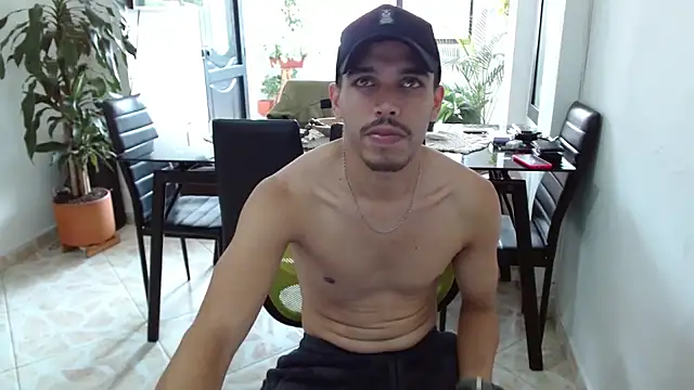 Snapshot of giannandblacke chatting on 03-04-25, 04:52 giannandblacke online show from 03-04-25, 04:52