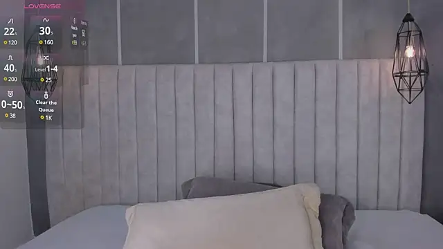 Snapshot of lea_gray chatting on 02-11-25, 07:16 lea gray online show from 02-11-25, 07:16