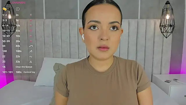 Snapshot of lea_gray chatting on 11-03-25, 05:58 lea gray online show from 11-03-25, 05:58