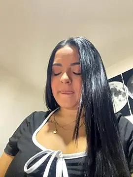 Snapshot of lea_gray chatting on 11-11-25, 05:35 lea gray online show from 11-11-25, 05:35