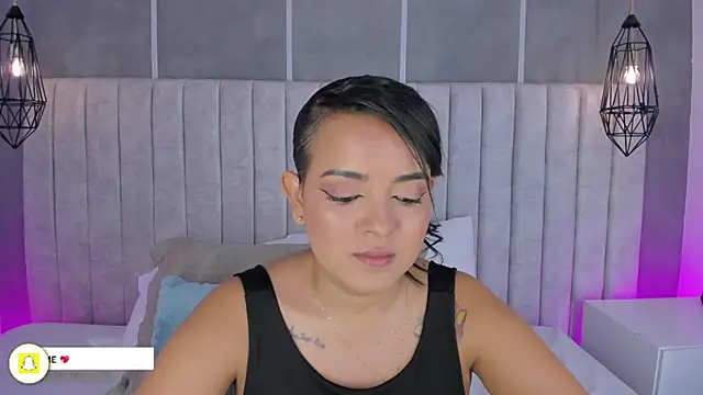 Snapshot of lea_gray chatting on 11-29-25, 07:06 lea gray online show from 11-29-25, 07:06