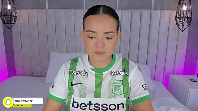 Snapshot of lea_gray chatting on 11-30-25, 05:28 lea gray online show from 11-30-25, 05:28