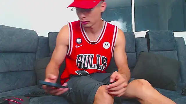 Stiven CL online show from 01-26-25, 06:49