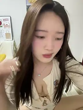 Snapshot of rose-u chatting on 03-15-25, 03:18 rose-u online show from 03-15-25, 03:18