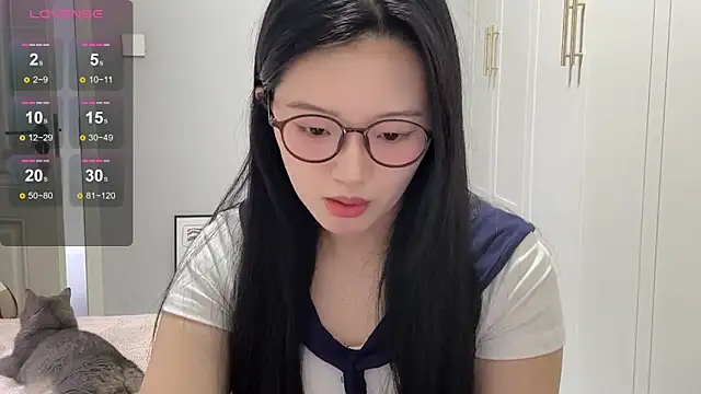 Snapshot of rose-u chatting on 10-08-25, 02:31 rose-u online show from 10-08-25, 02:31