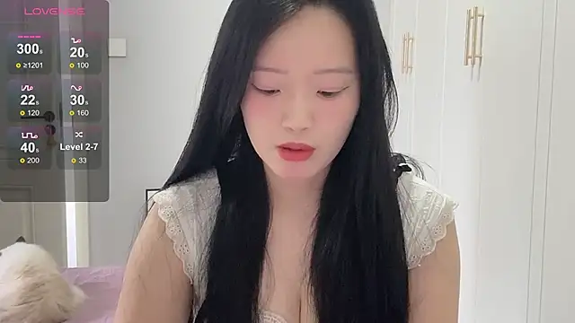 Snapshot of rose-u chatting on 10-21-25, 02:12 rose-u online show from 10-21-25, 02:12