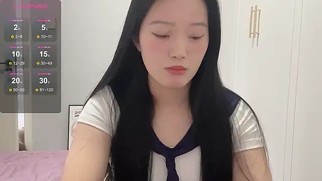 Snapshot of rose-u chatting on 10-24-25, 01:24 rose-u online show from 10-24-25, 01:24