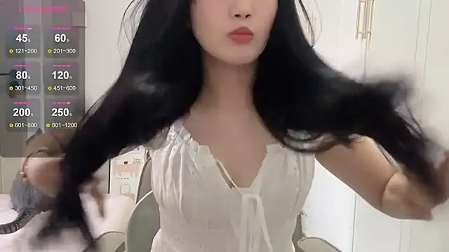 Snapshot of rose-u chatting on 11-13-25, 01:48 rose-u online show from 11-13-25, 01:48