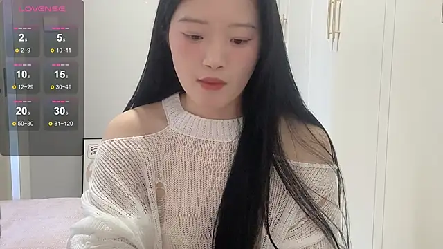 Snapshot of rose-u chatting on 11-18-25, 02:06 rose-u online show from 11-18-25, 02:06