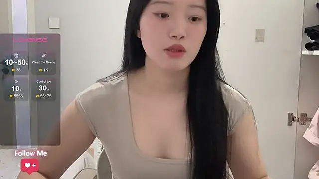 Snapshot of rose-u chatting on 11-26-25, 01:17 rose-u online show from 11-26-25, 01:17