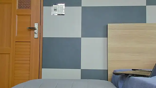 Kiera Thomas online show from 11-02-25, 04:37