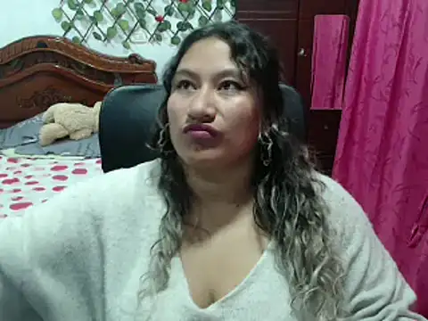 EmilyLove1014 online show from 01-04-25, 03:18