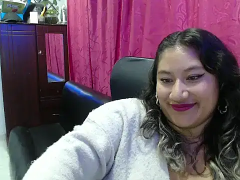 EmilyLove1014 online show from 02-19-25, 02:23